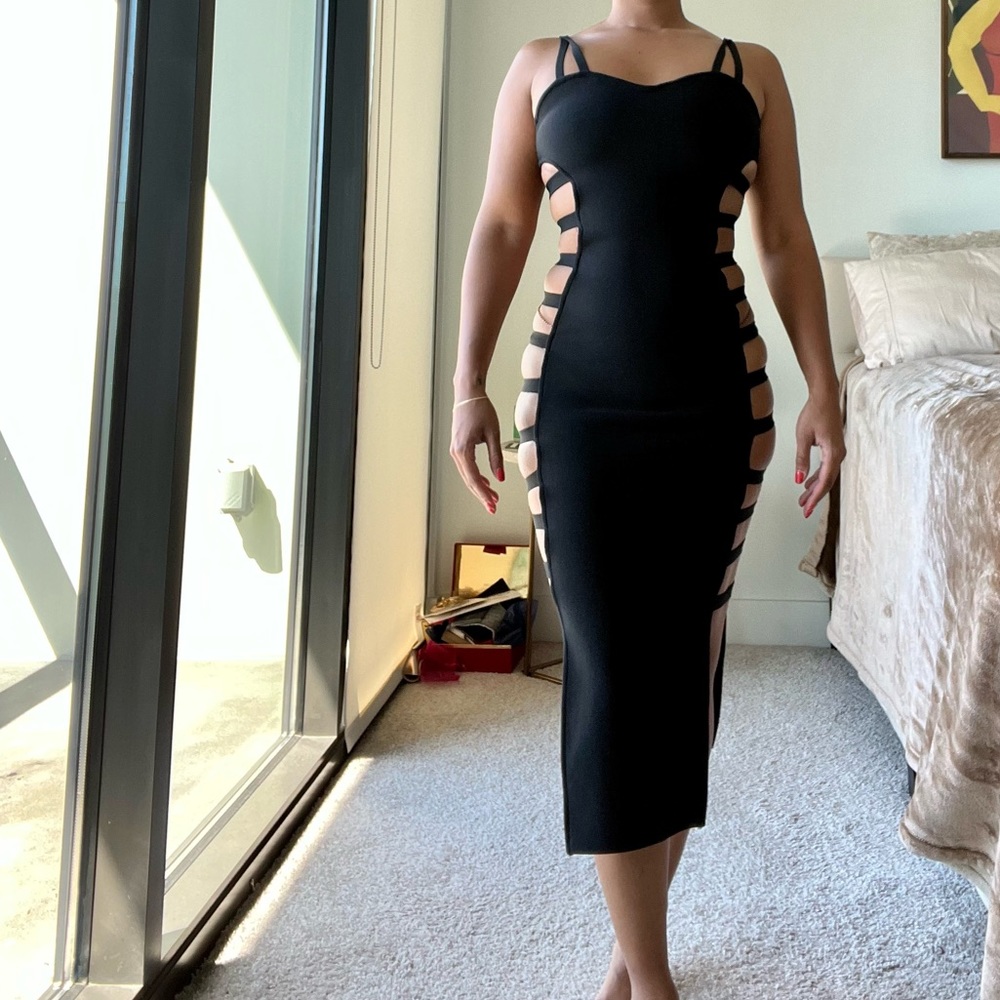 🔥NEW!!! Sexy vertical cutout black bandage midi dress. Size small